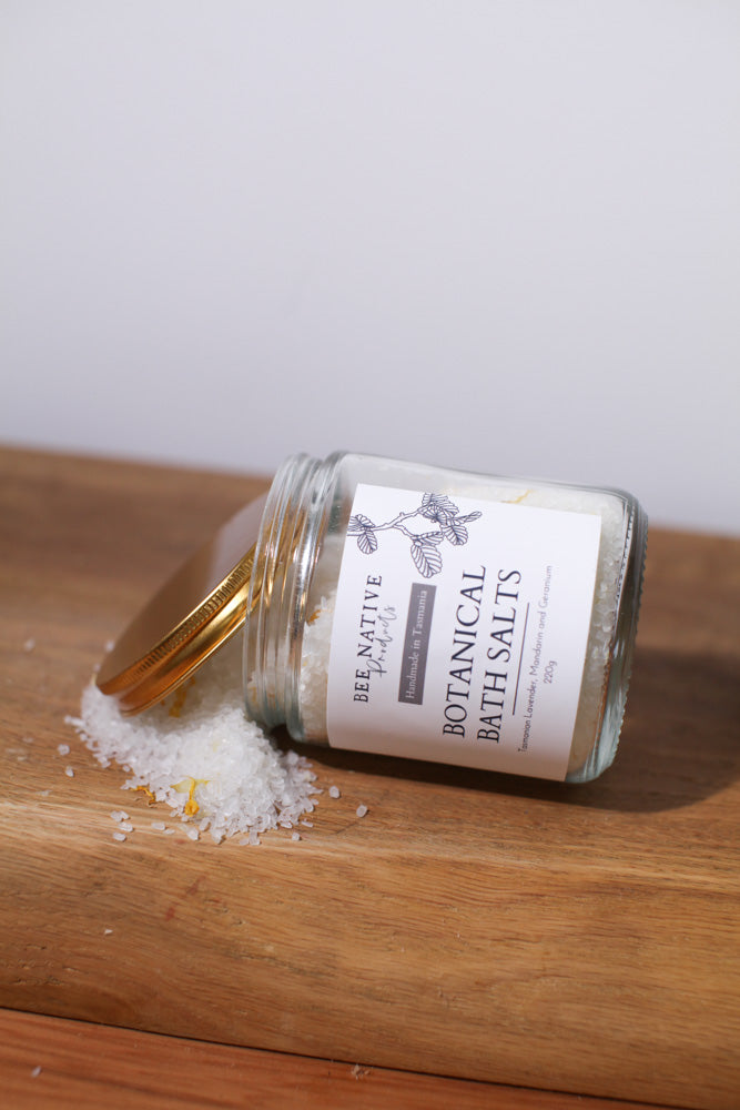 Botanical bath salts