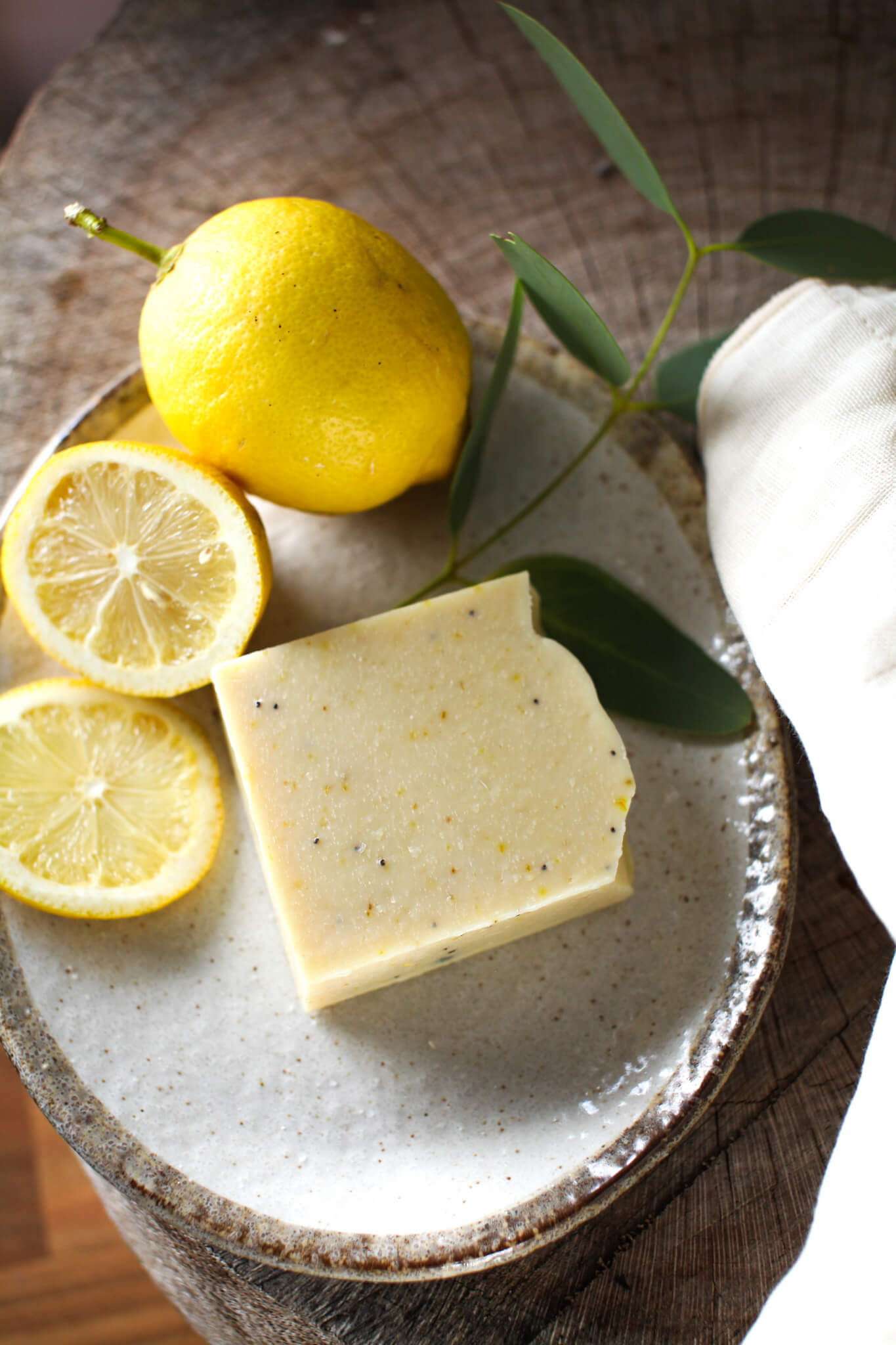 Lemon poppy scrub soap - Bee Native