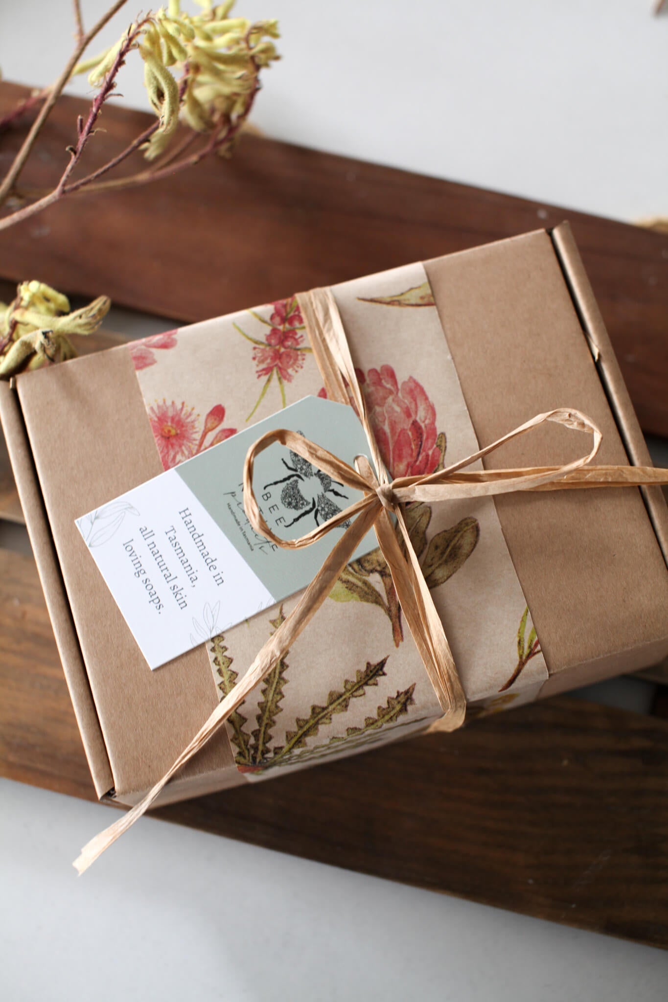 Soap and candle gift box - Bee Native