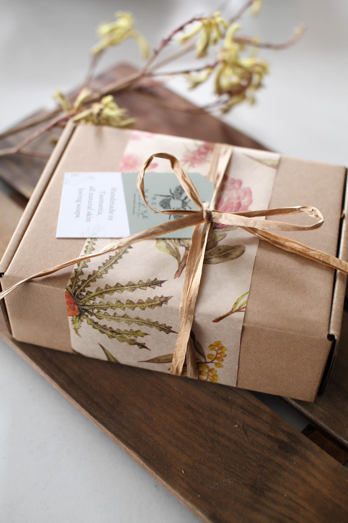 The essentials gift box - Bee native products
